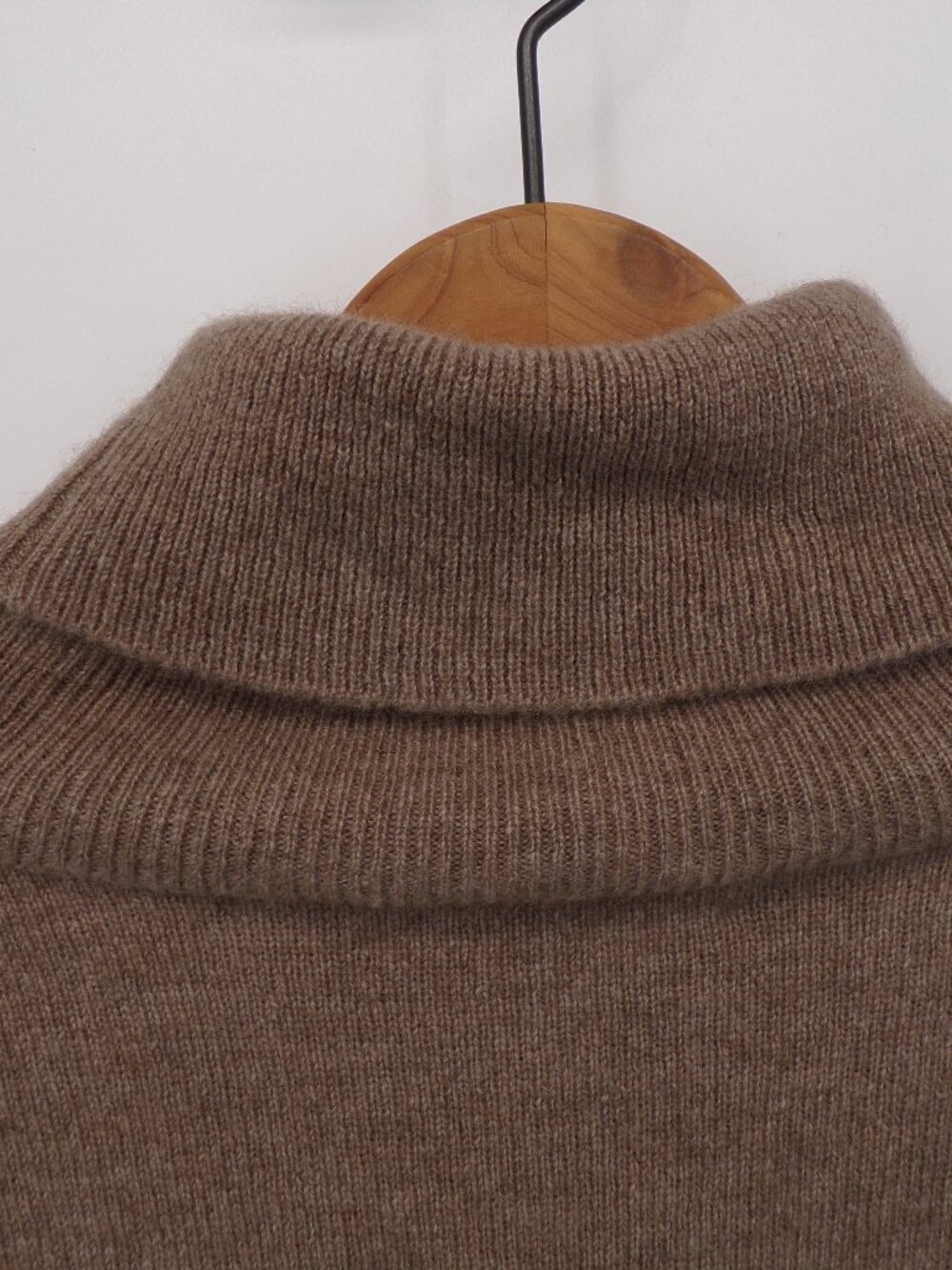 GOBI 100% Organic Cashmere Women's Turtleneck (XL) Brown Sweater - Picture 6 of 9